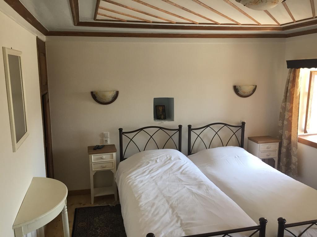 Elafotopos Hotel Bagian luar foto