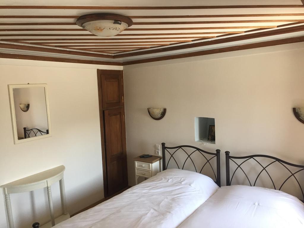 Elafotopos Hotel Bagian luar foto